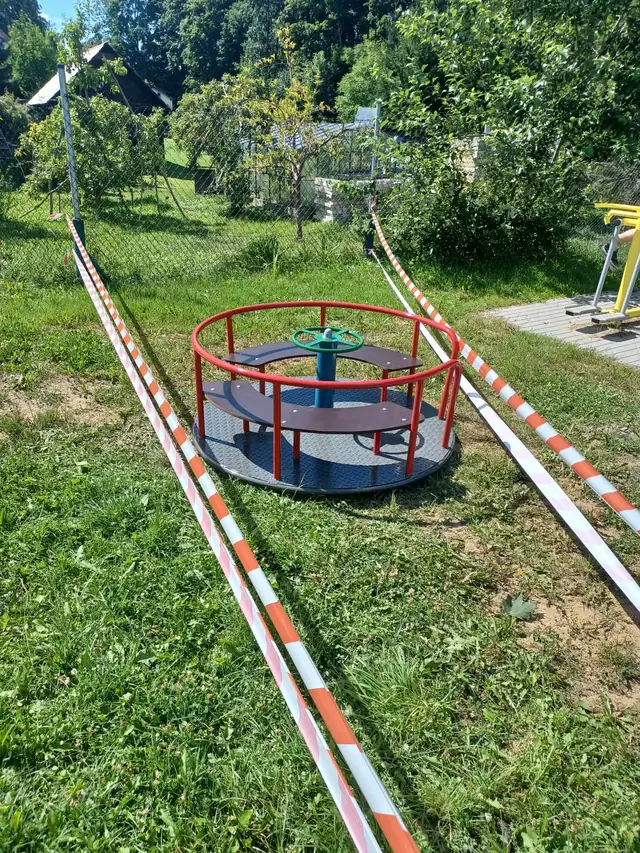 Urządzenie Bol-Met na gminnym placu zabaw